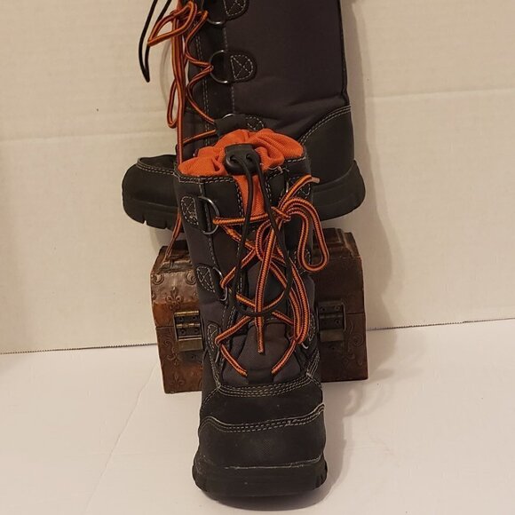 The Children's Place Rain/Snow Boots - Like New 10 - Picture 2 of 11